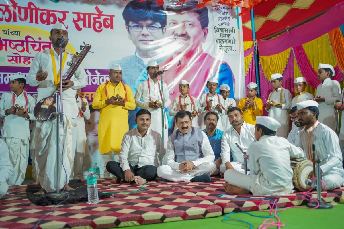देव देश धर्मासाठी जो तत्पर असतो त्यावरच भंगवंताची कृपा ह भ प समाधान महाराज भोजेकर, माजी मंत्री बबनराव लोणीकर यांच्या वाढदिवसा निमीत्त तळणी येथे किर्तन